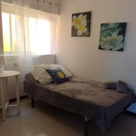 Piso Primera Linea De Playa Y Vistas Al Mar En Apartament