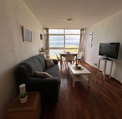 Apartament Piso Primera Linea De Playa Y Vistas Al Mar En *